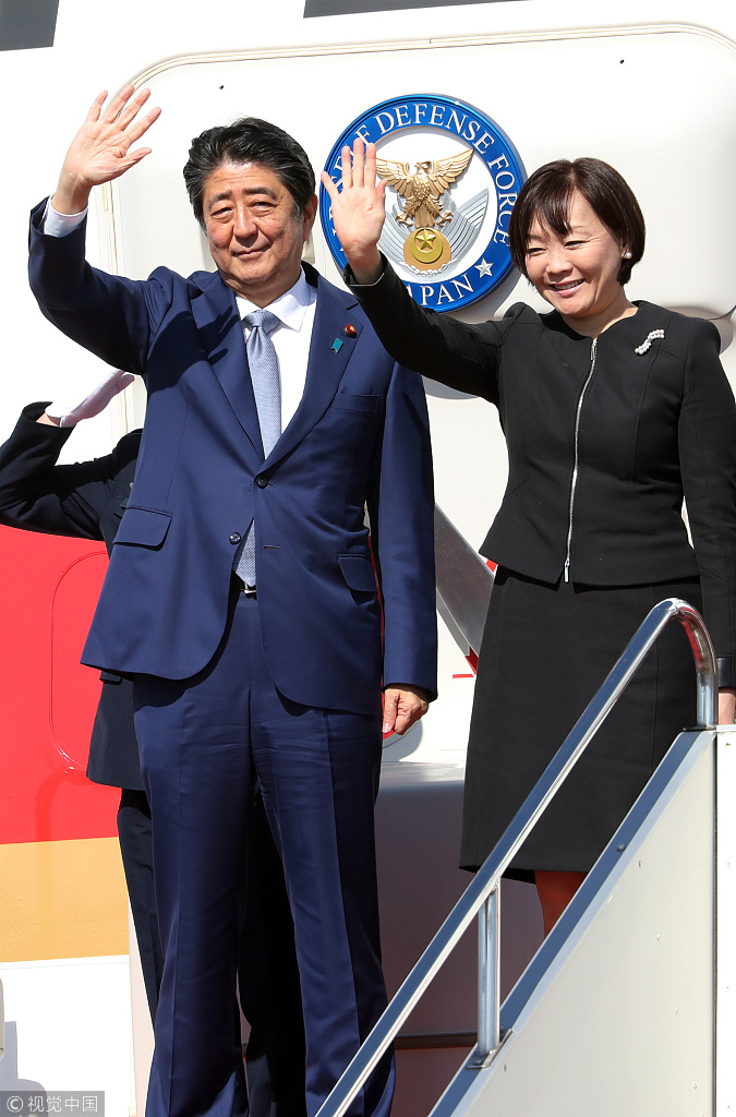 日本首相安倍晋三启程赴北京开启3天访华之旅