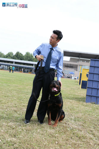 中国蓝剧场《警花于警犬》第12-13集预告