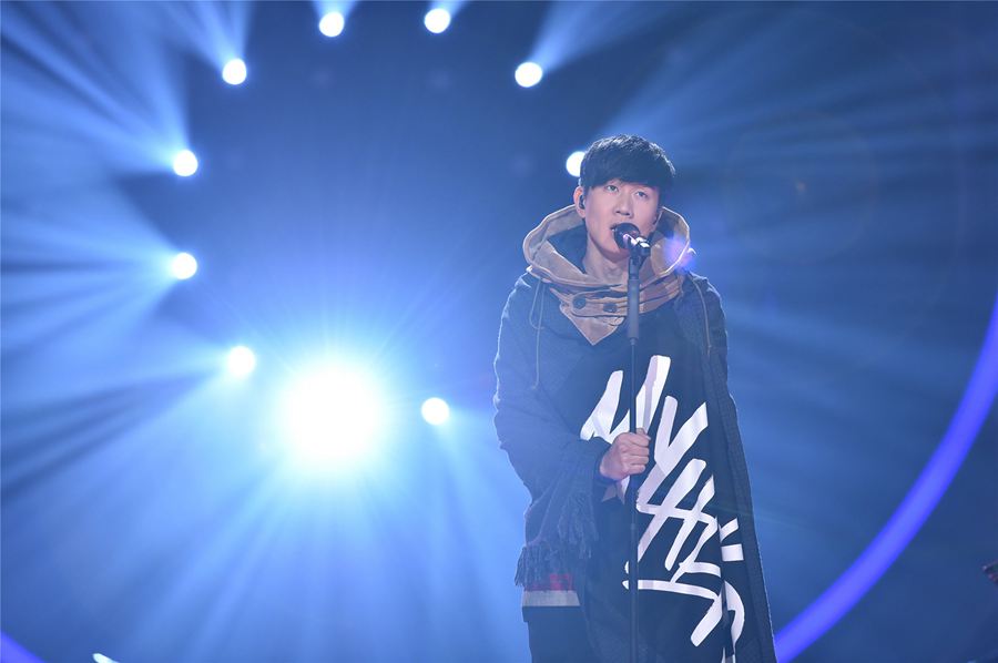 《梦想的声音》获人民日报发文点赞 林俊杰版《凤凰于飞》引热议