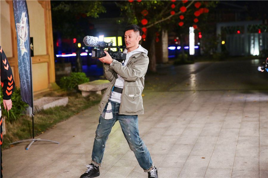 《二十四小时》白敬亭高智商推理 与胡一天精