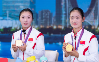 杨澜访谈录-亚运特辑 第1期：对话赛艇女子轻量级双人双桨冠军邹佳琪和邱秀萍