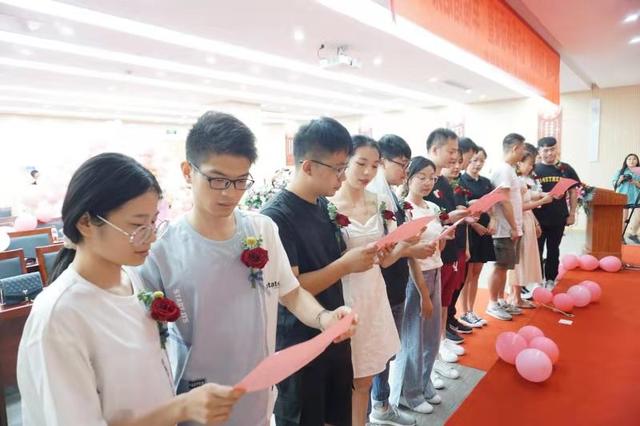别样"七夕,集体受教"幸福婚姻第一课"
