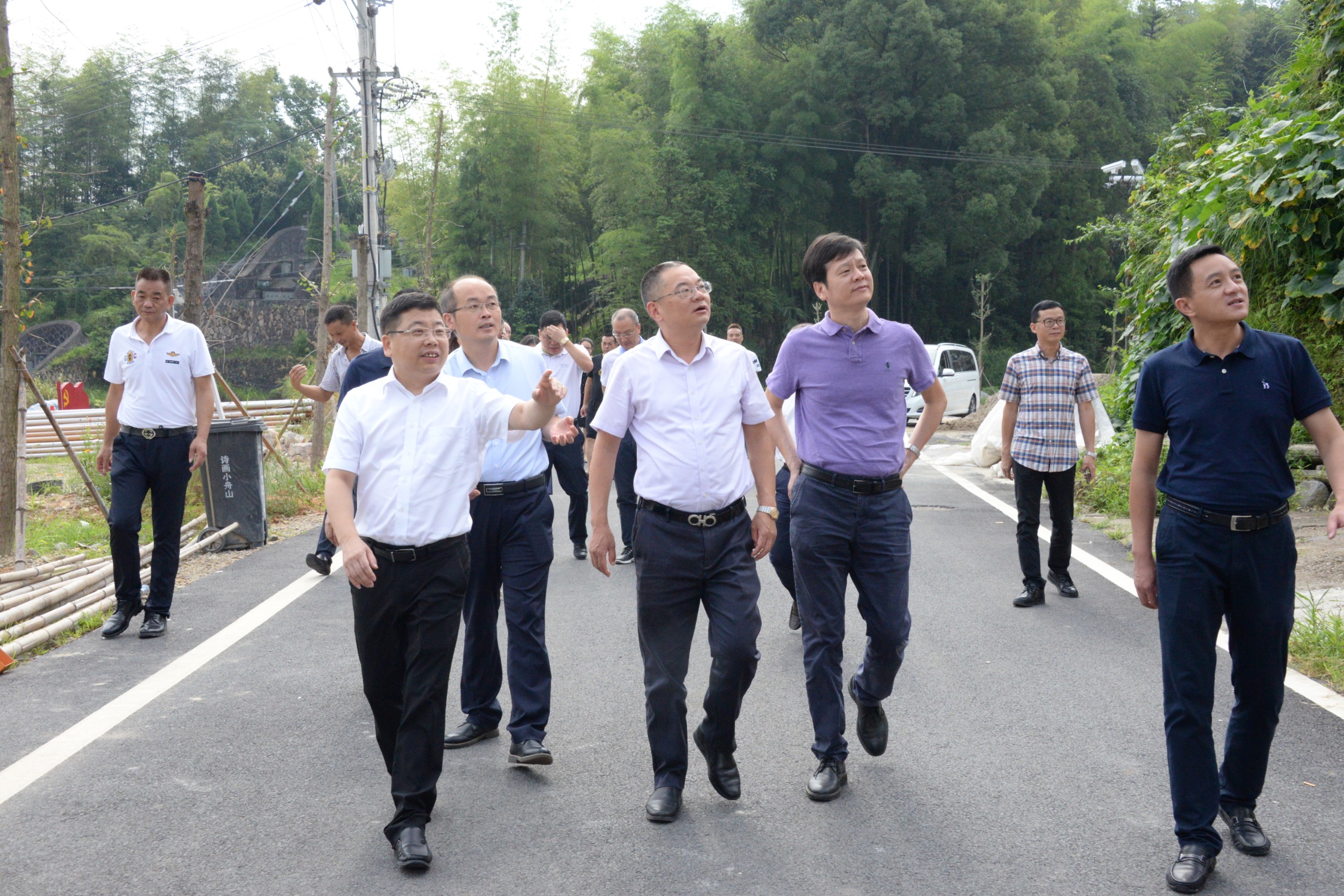 梅山物流产业集聚区管委会副主任胡焕宏率考察团来青考察山海协作工作