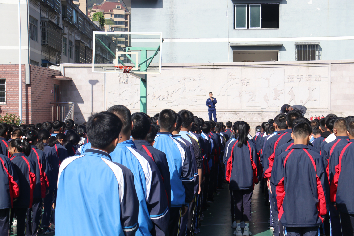 青田消防走进华侨中学开展消防安全演练