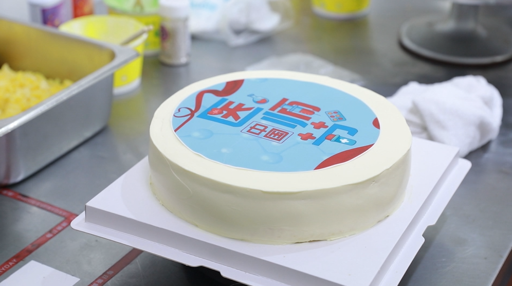 送给全体护士的"白衣天使",每一款蛋糕上的图案都包含着阿姨们的心意