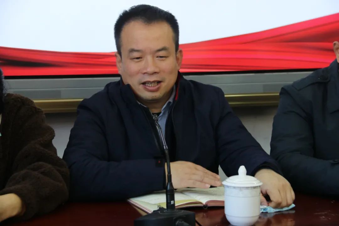 会上,陈利锋强调,思想上要高度重视,能力上要不断提升,不断提高基层