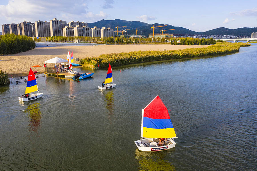 首个水上休闲运动项目入驻大目湾亲水湾! 邀你一起乘风破浪!