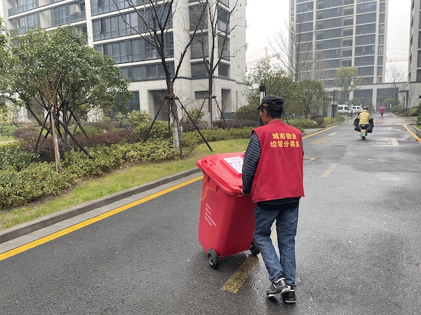社区有害垃圾收集_副本.jpg