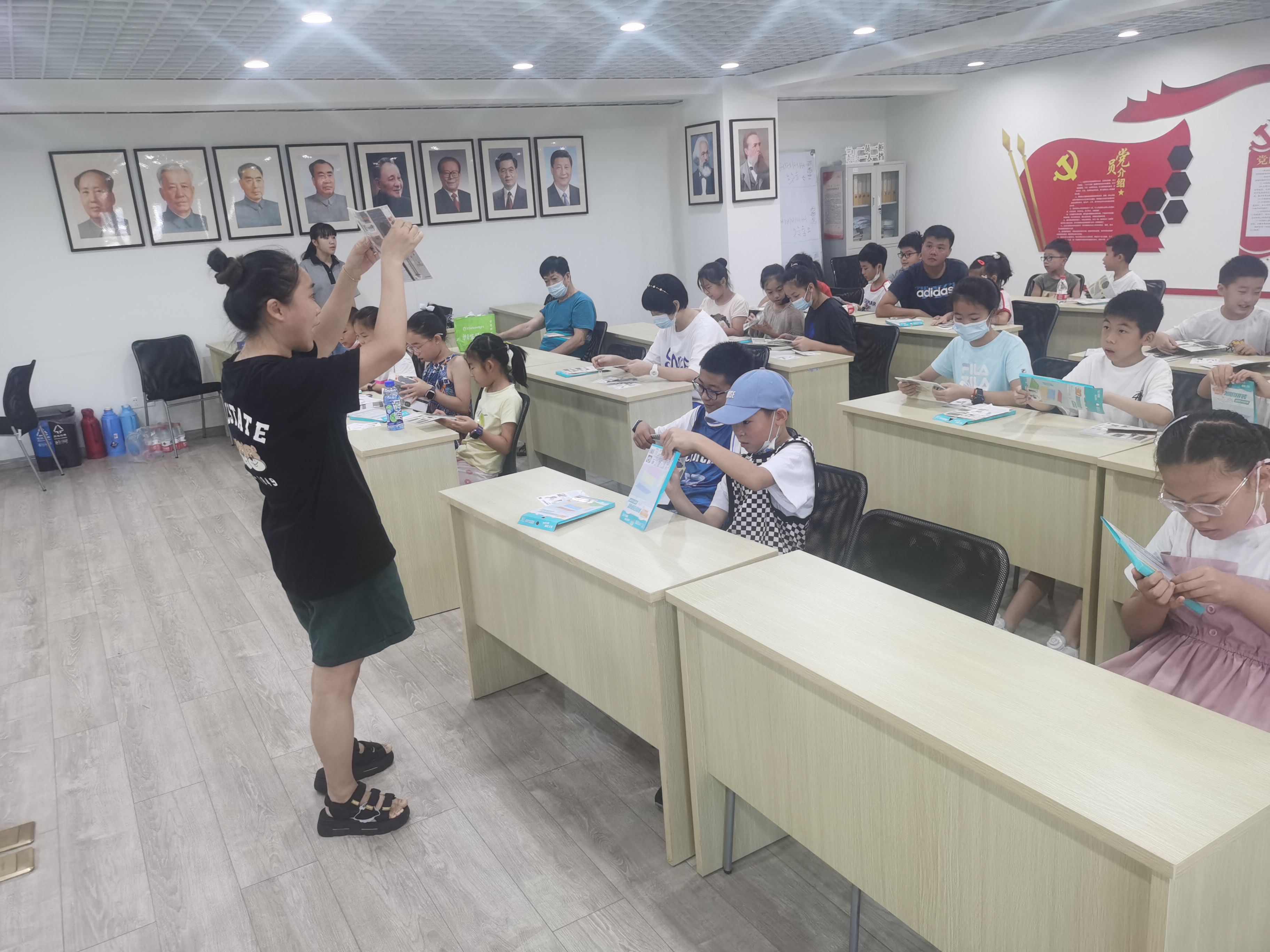 各个社区举办垃圾分类暑期假日课堂照片 (3).jpg