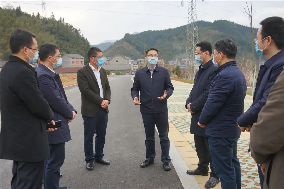 省委组织部部务会议成员干部综合处处长曹锦喜来开化开展三服务