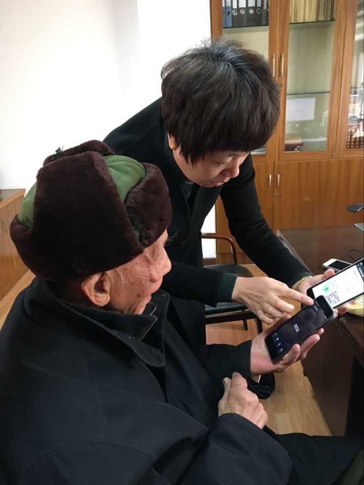 广宁社区"倾听小屋 "助热空巢老人晚年生活