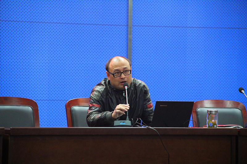 城南初中召开鼓励 陪伴 服务为主题的九年级