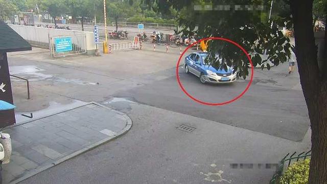 男子偷窃得手后买机票逃离,在萧山机场起飞前