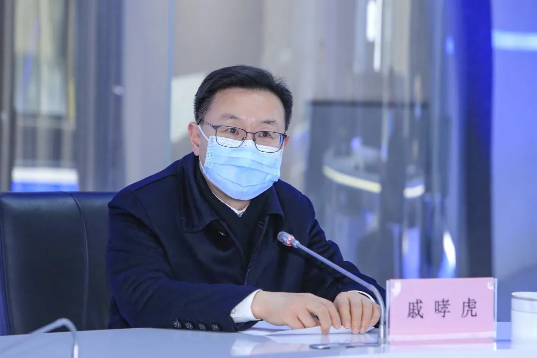 戚哮虎慰问我区宣传战线工作人员区融媒体中心硬核抗疫