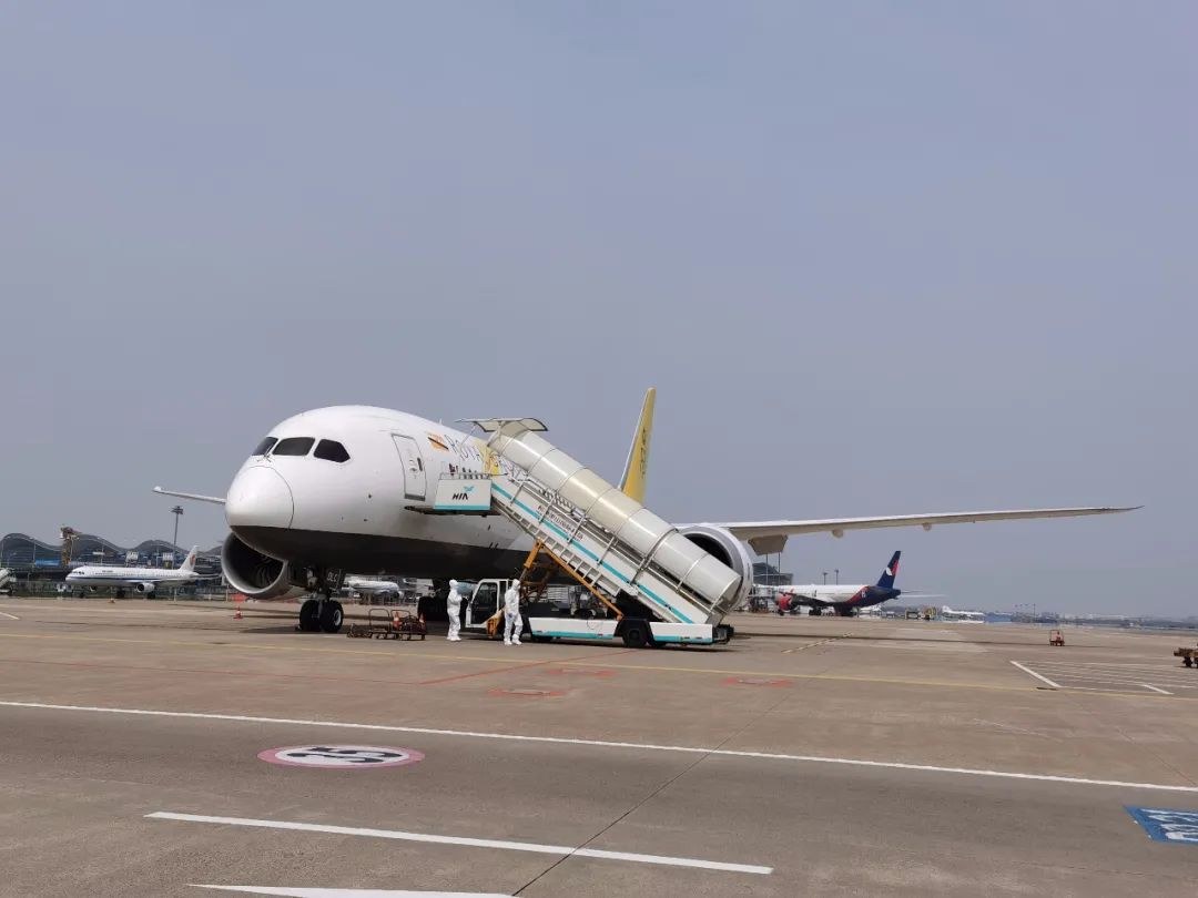 恒逸首班复工包机飞抵文莱这是疫情以来萧山机场首个离港国际航班