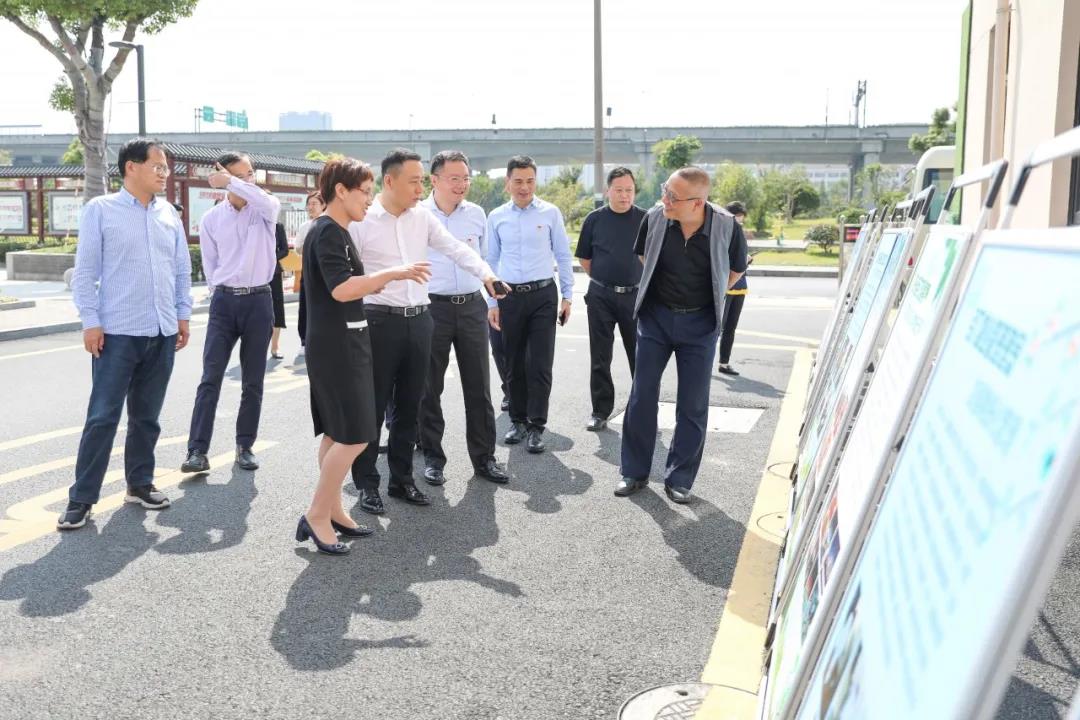 区委常委,常务副区长吴炜炜来宁围督查文化惠民工程