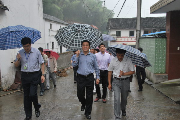 詹国平走访帮扶戴村镇骆家舍村和方溪村