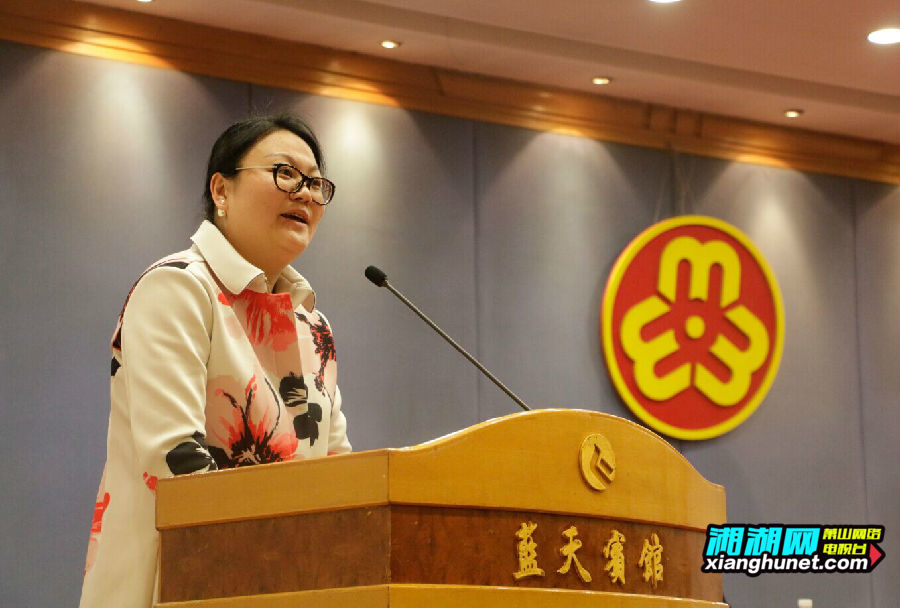 区女企业家联谊会会长,杭州瑞丰汉艺纺织品有限公司总经理赵万里表态