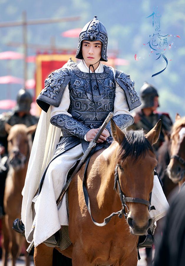 花谢花飞花满天朱一龙解锁新造型性格讨喜圈粉无数