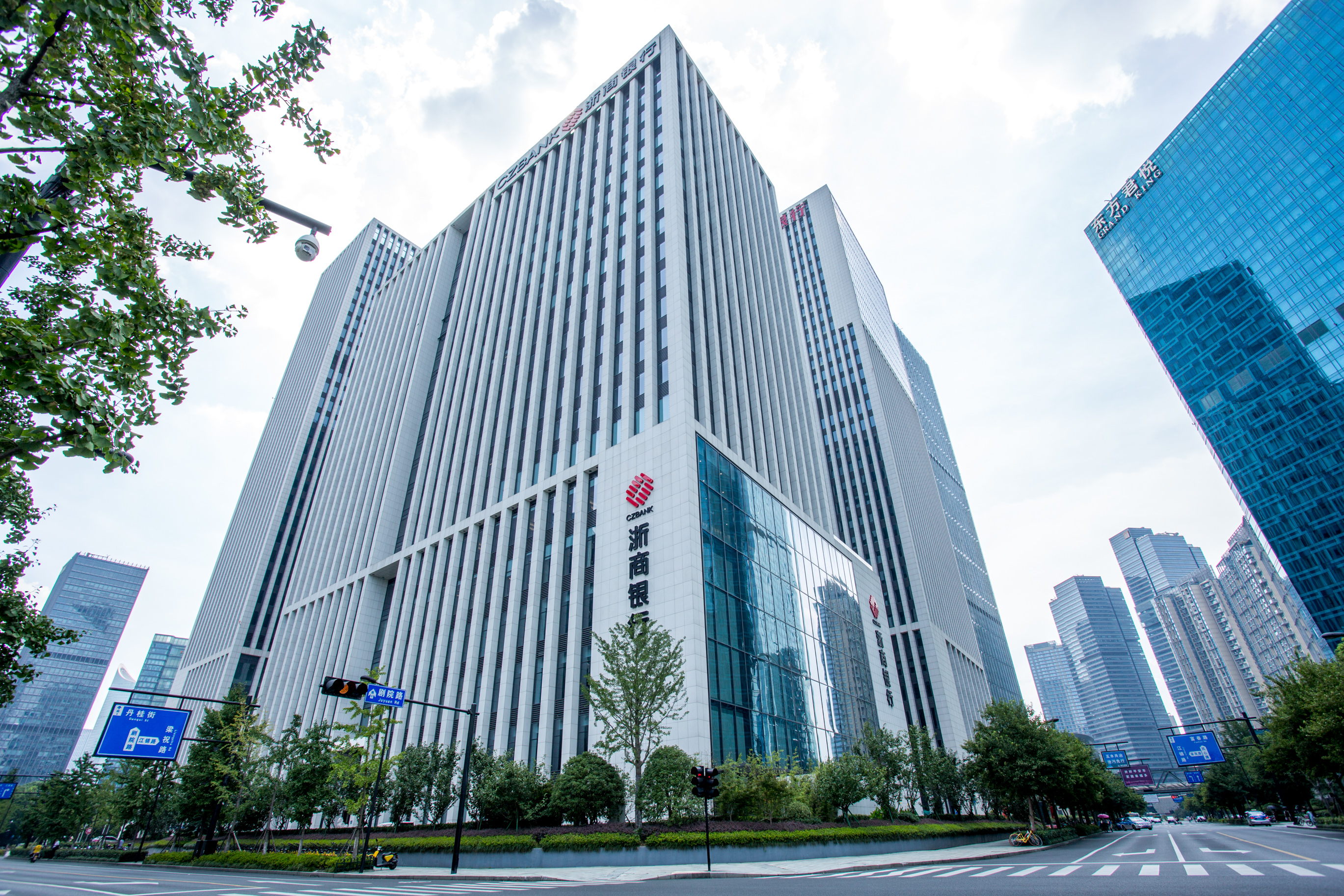 服务实体经济浙商银行杭州分行c位出道