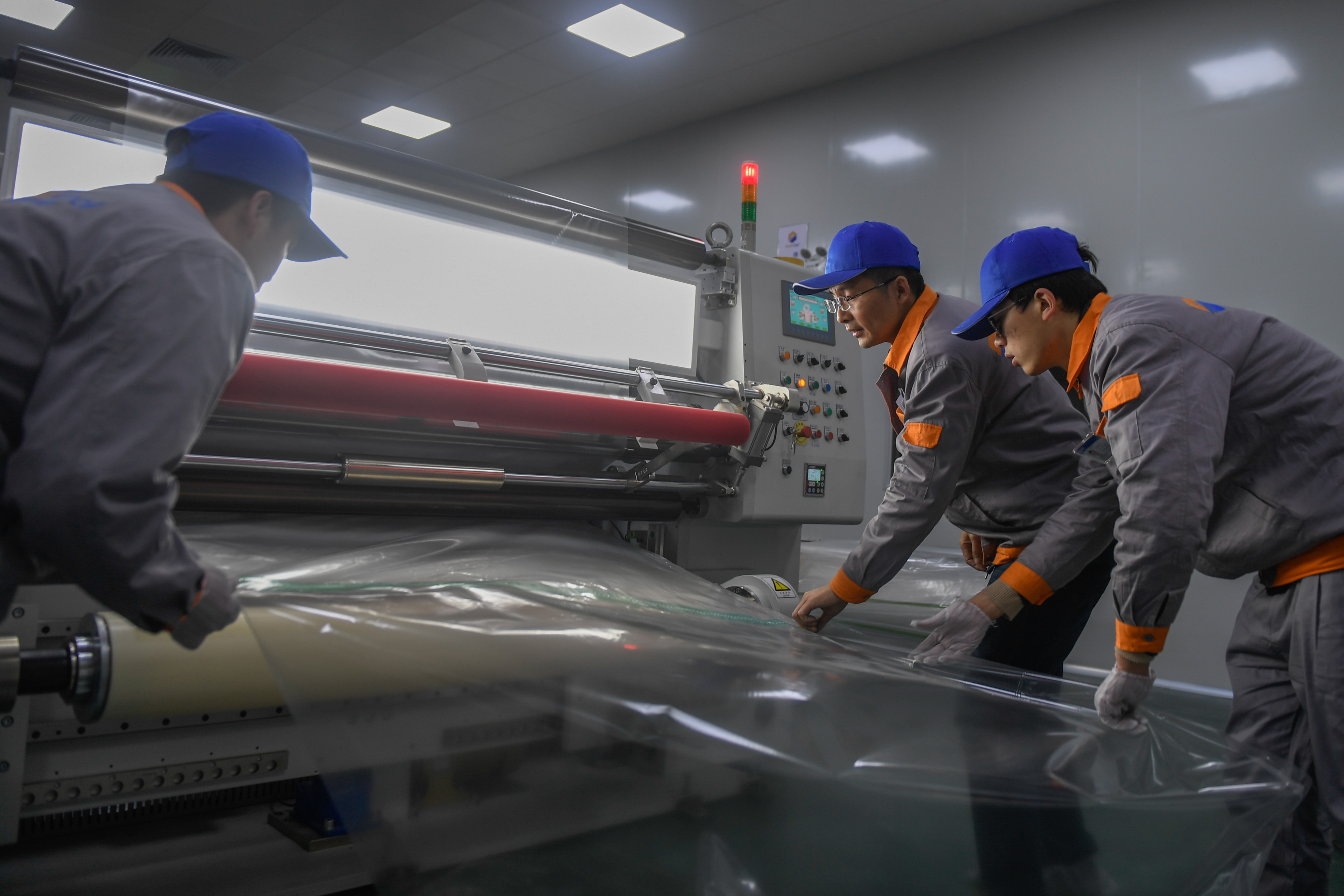 首届国际新能源•节能环保与超材料科技前沿峰会在宁波举行