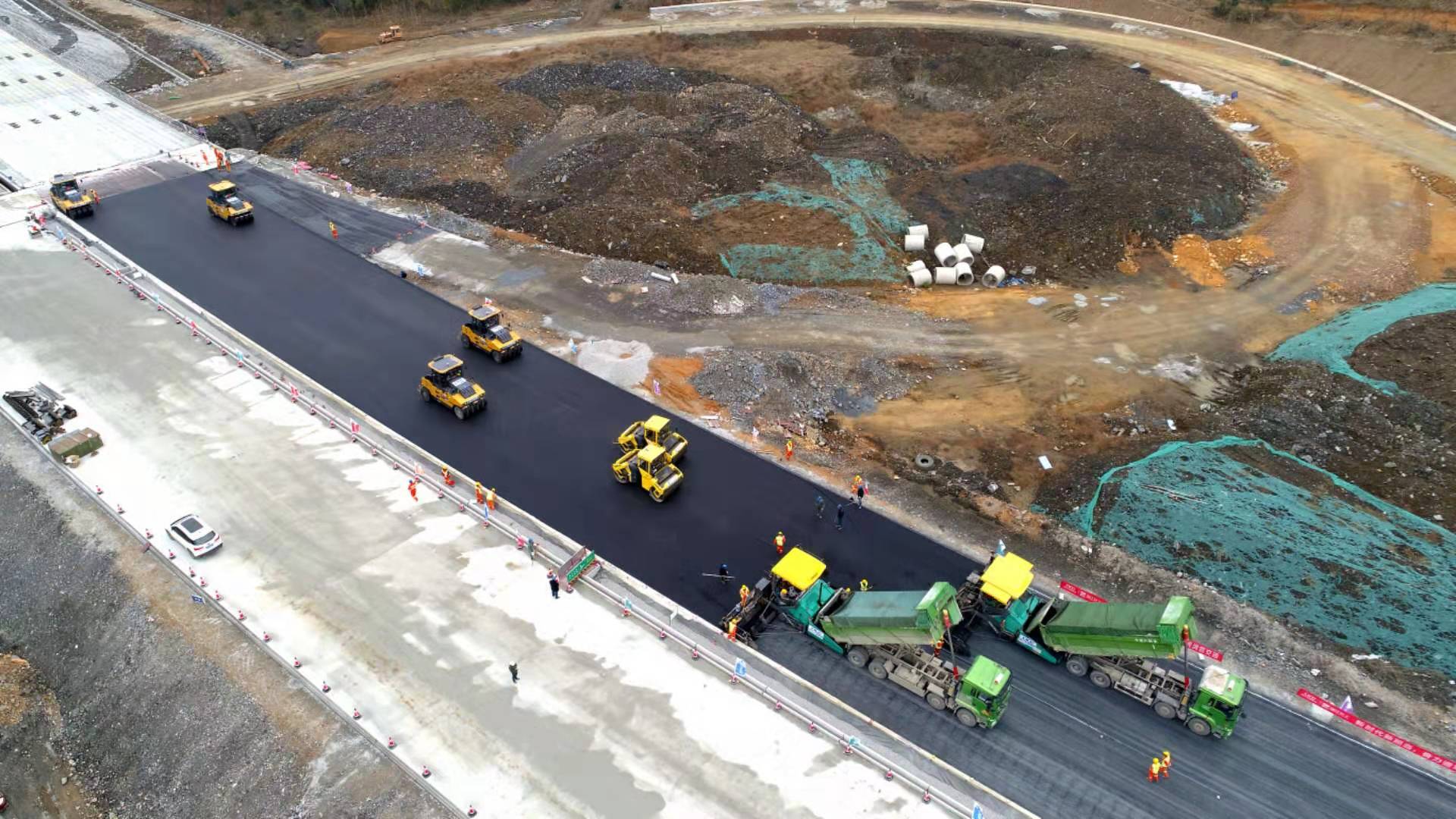 云技术护航路面品质 杭州绕城西复线湖州段沥青路面施工正式启动