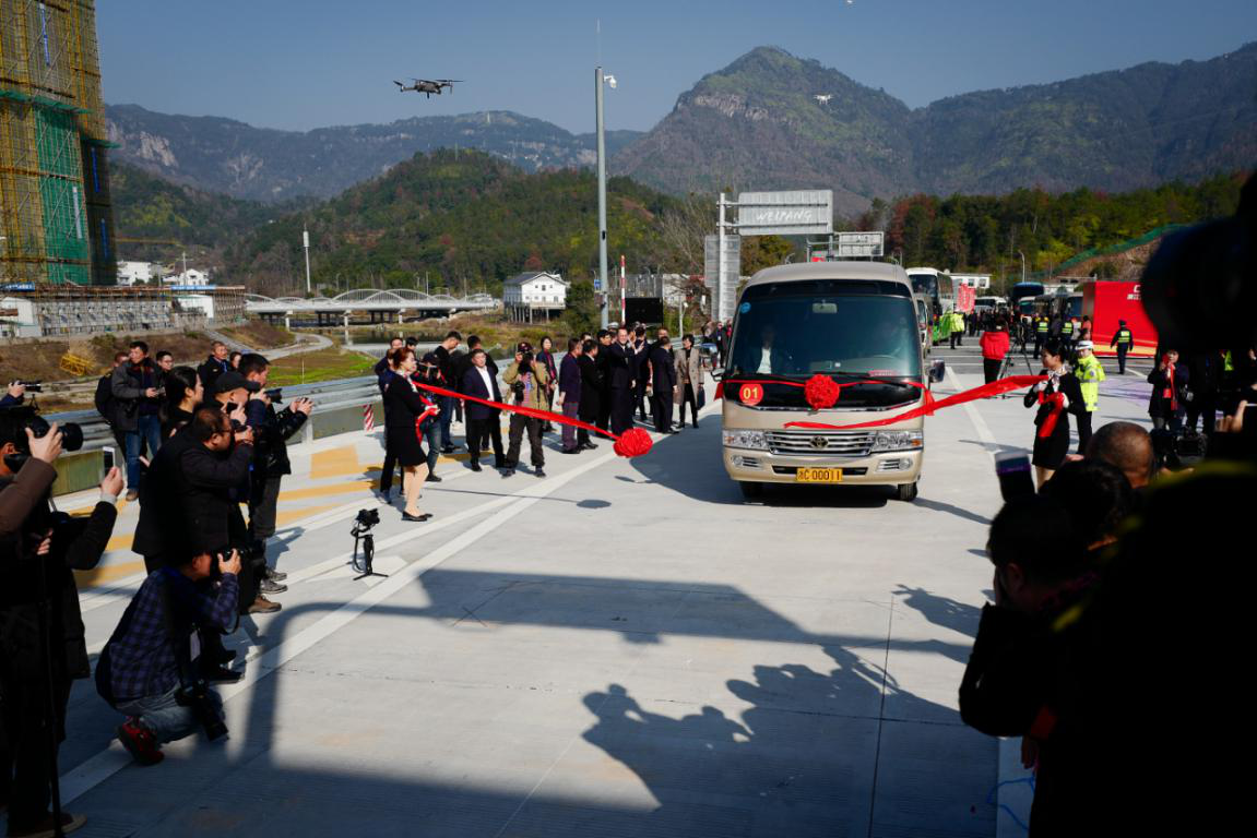 龙丽温高速文瑞段,文泰先行段正式通车,浙江迎来"陆域县县有高速"时代