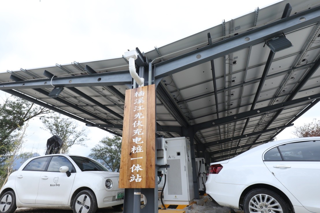 "水光储充"一体化电站集清洁能源发电,储能,微网控制,充电设备于一体