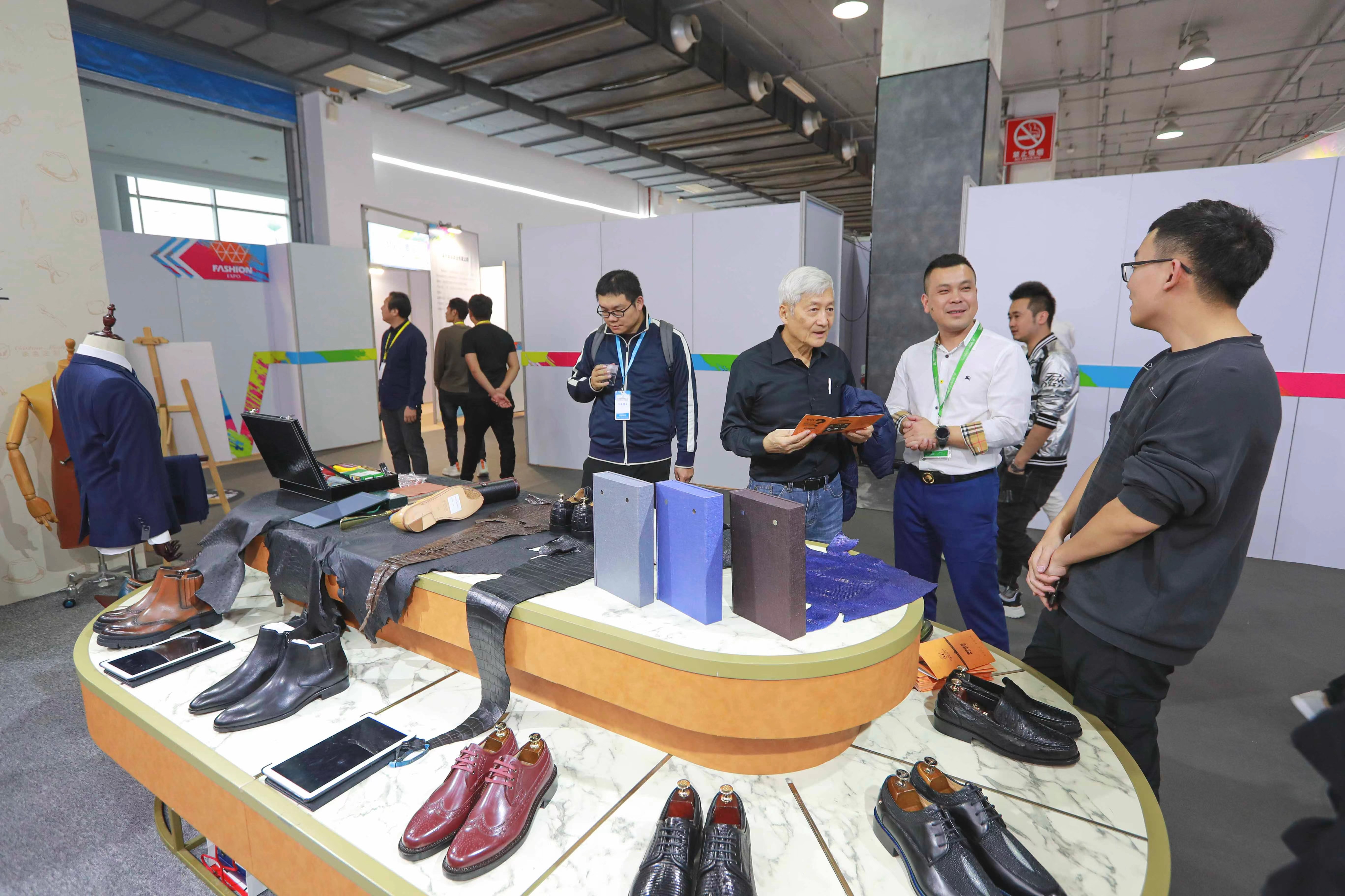 温州市商务局党组成员,副局长张建东在发布会上介绍,第十四届中国鞋都