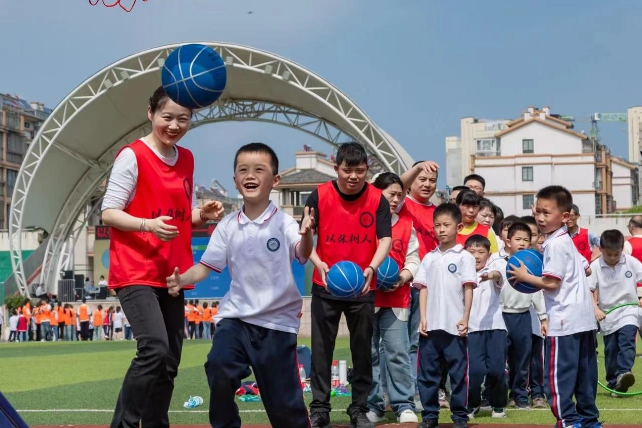 以体树人 练市小学举行全员体测达标运动会