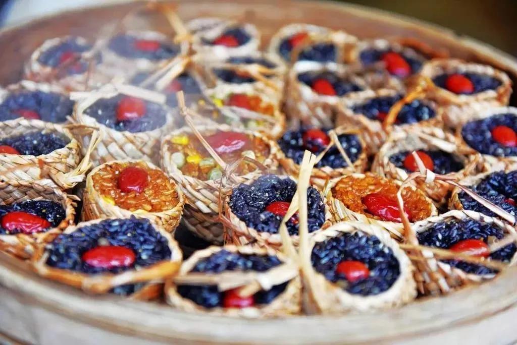 印象畲乡,好客畲乡"等五个板块,全方位展现畲族的歌舞文化,饮食文化