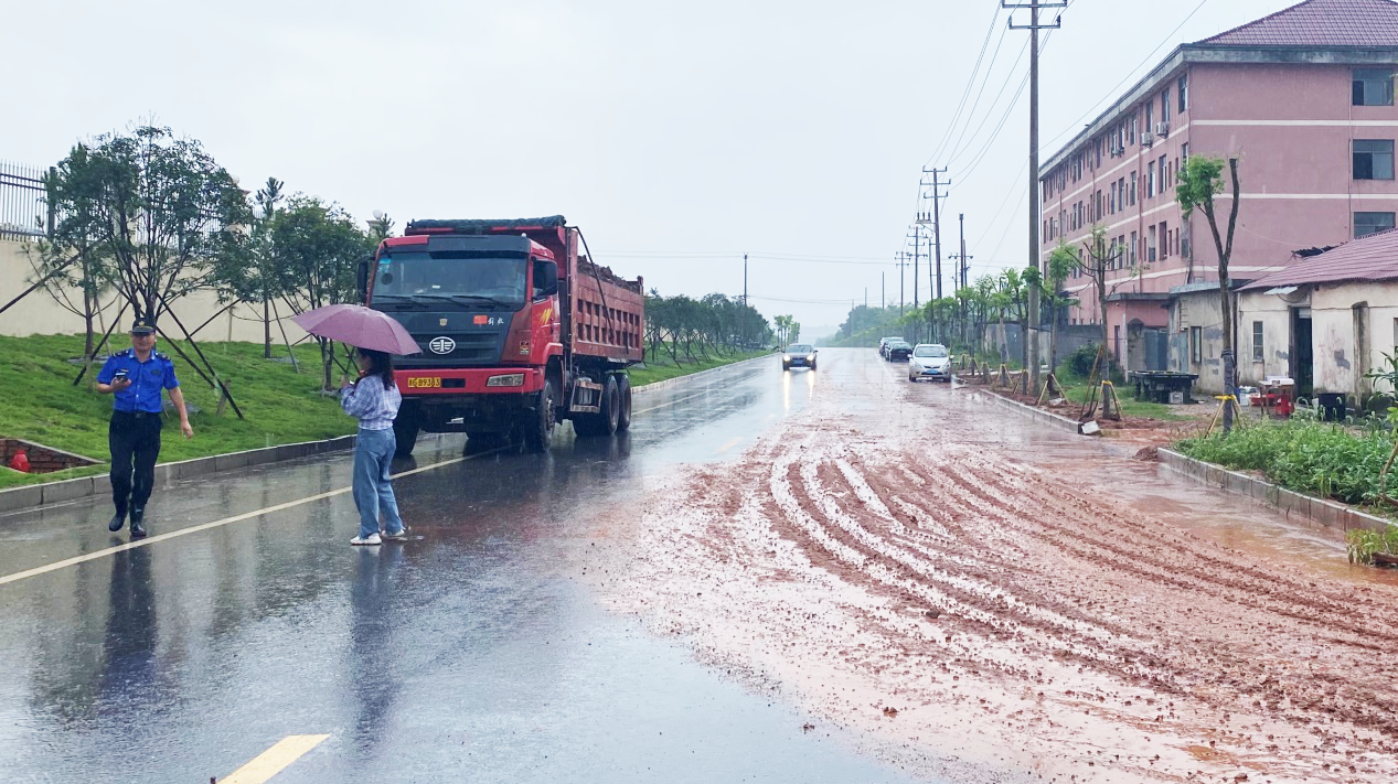 道路遗撒图片