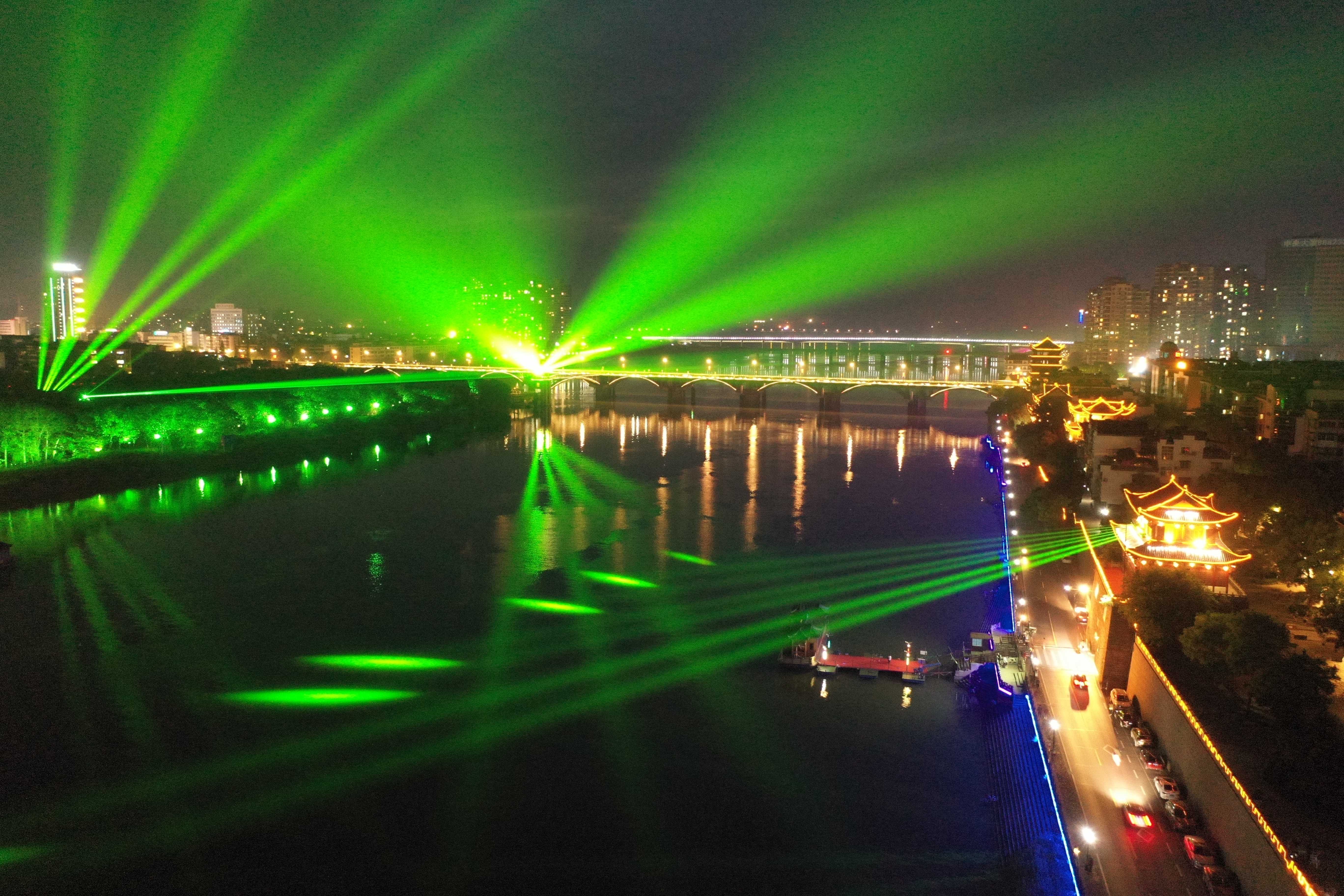 向乡贤报告兰溪要闻