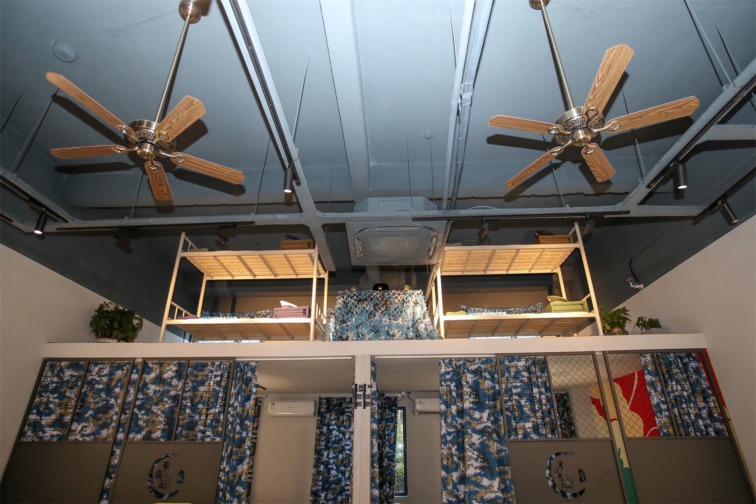 这家军旅主题餐厅够味