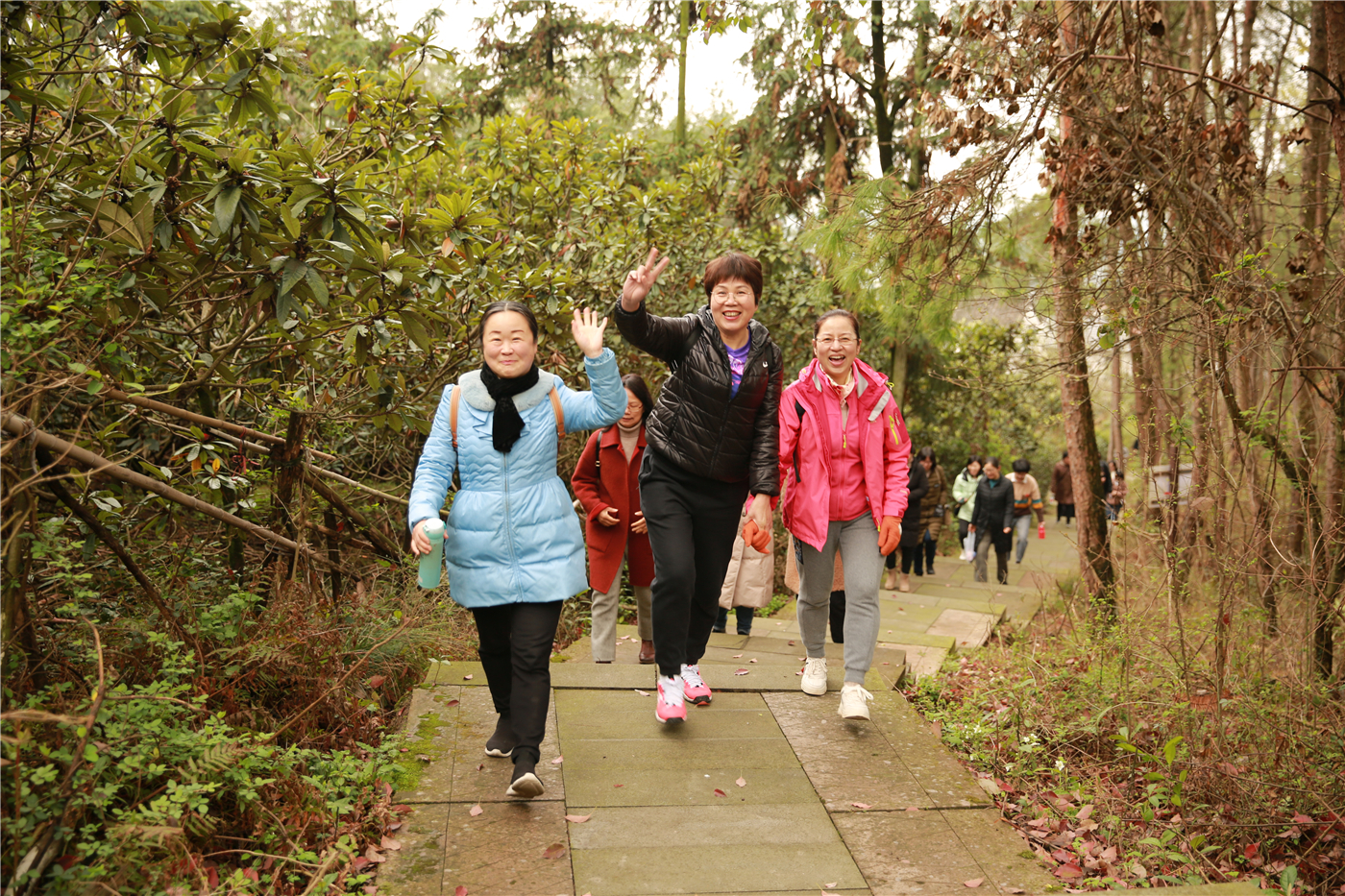 兰溪新闻网- 芳华绽放,我们一起致敬"她"力量