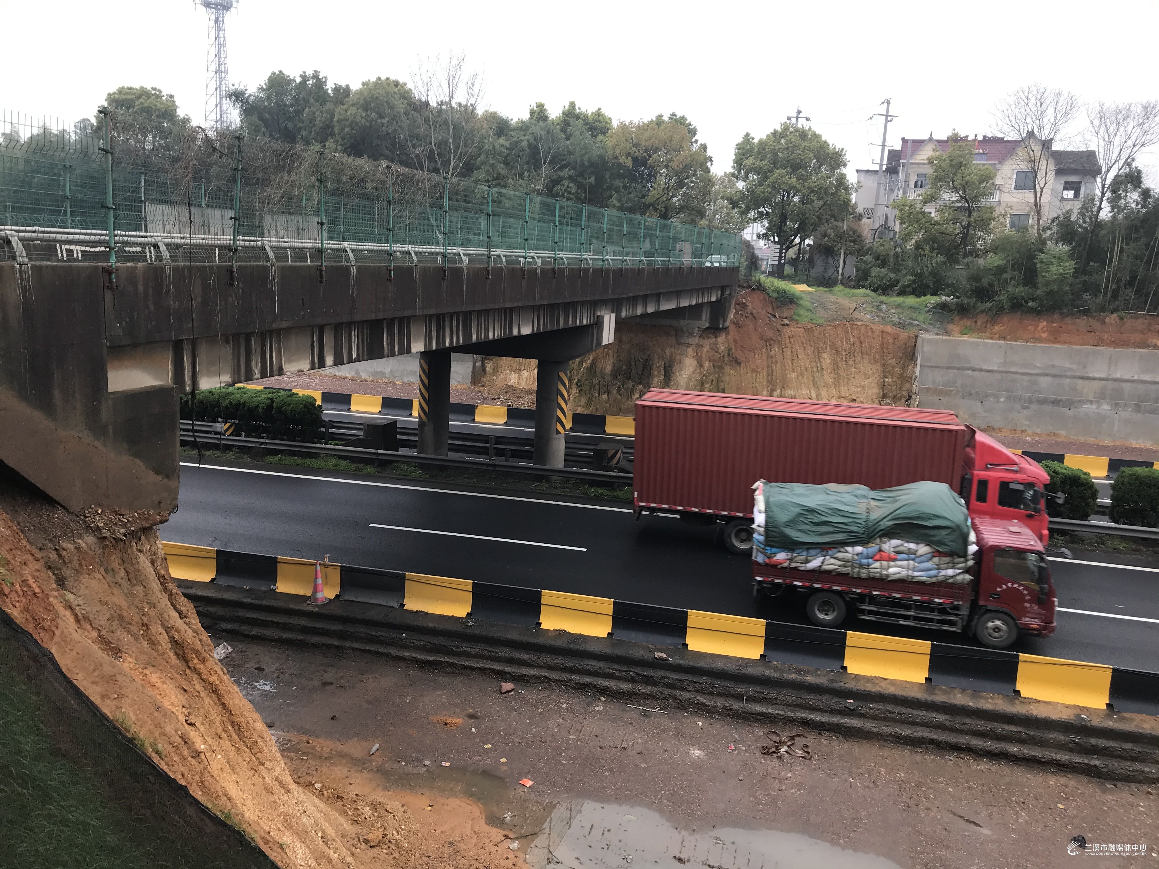 首批5座跨杭金衢高速天桥 下月10日起拆除