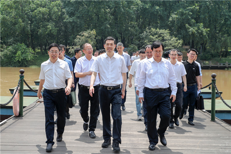 兰溪新闻网讯(记者 杨一之 陈志恒  王萍)昨天,副省长刘小涛一行在