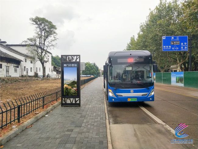 兰溪开通新巴士坐着车看着景简直美滋滋