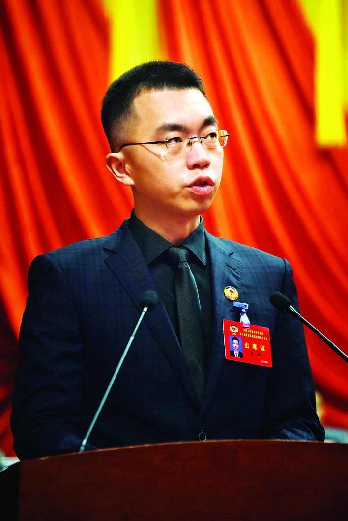 吴啸委员住宅电梯老化这事还得再管管