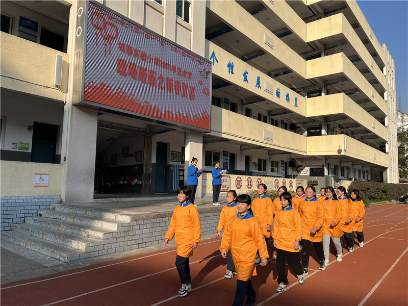 城西实验小学举行现场版画之新春贺喜活动