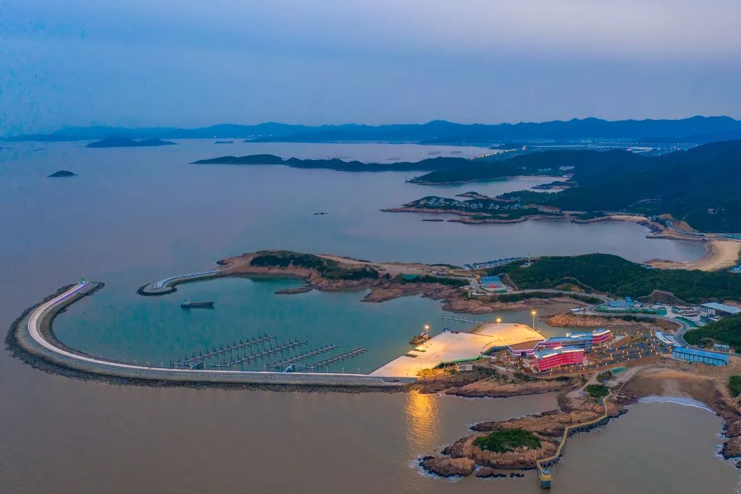 大目湾-松兰山位于浙江宁波象山,区域总面积约48平方公里,拥有山地