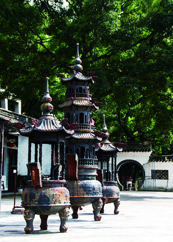 随着塔山遗址的发现,把象山的历史上溯到6000年前的新石器时代.