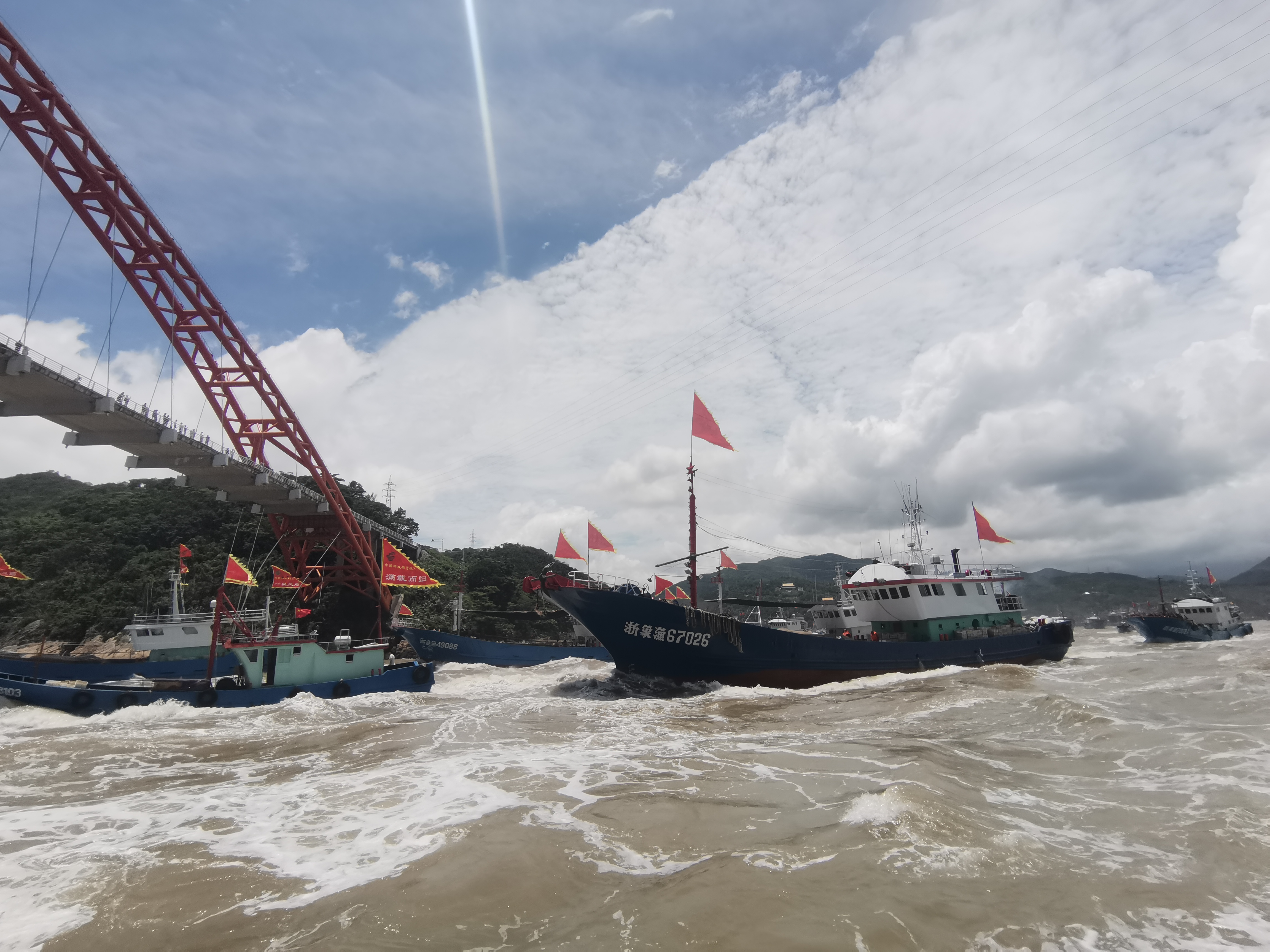 图文 视频直播 | 今日中午12时,浙江象山1173艘渔船解禁开捕