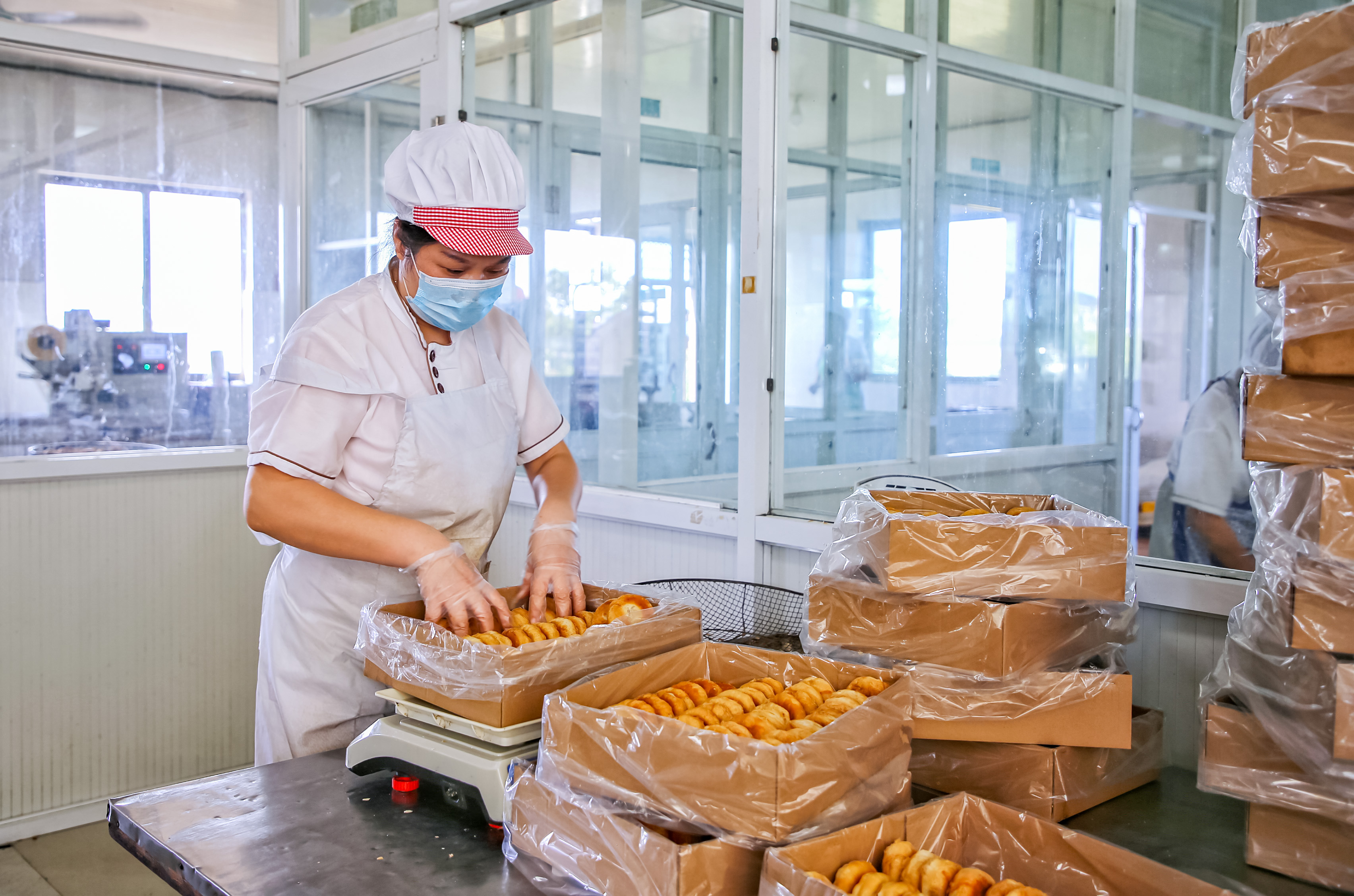 中秋将至酥软可口的手工月饼上市啦