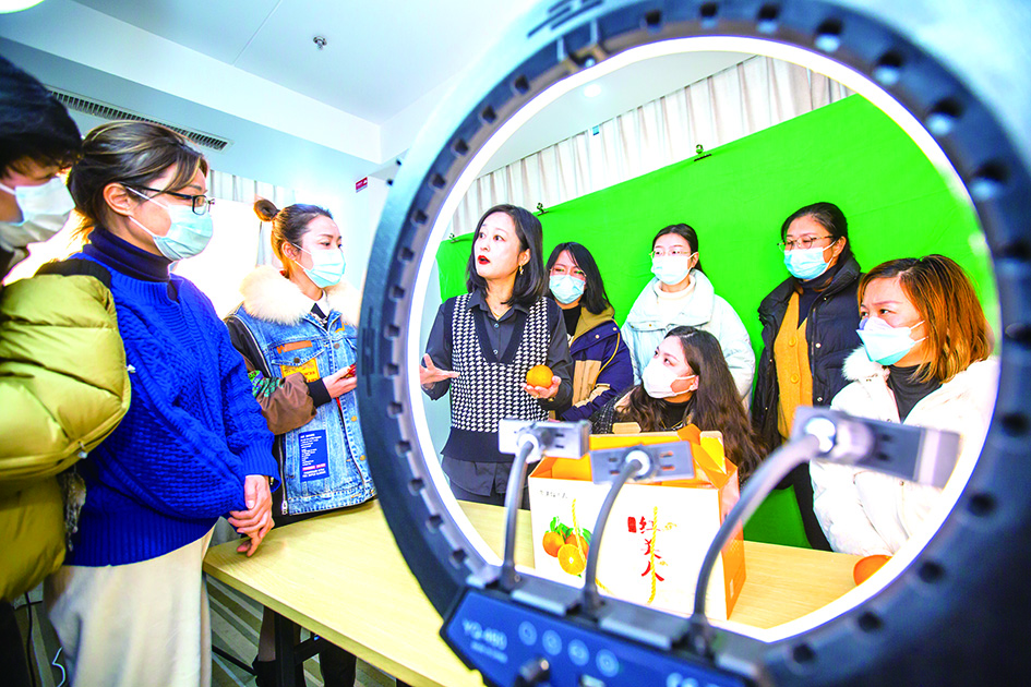 电商直播带货培训搭建增收致富平台