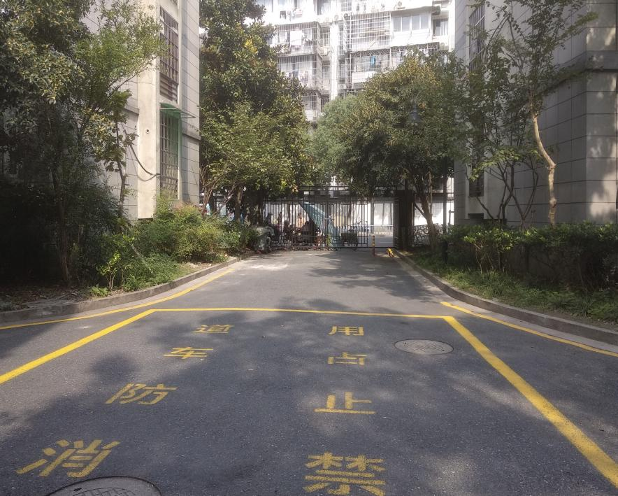 拱墅区湖墅街道留出消防通道助力环境提升