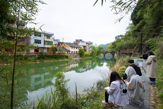 淳安梓桐深入推进美丽城镇创建不断彰显艺术小镇魅力
