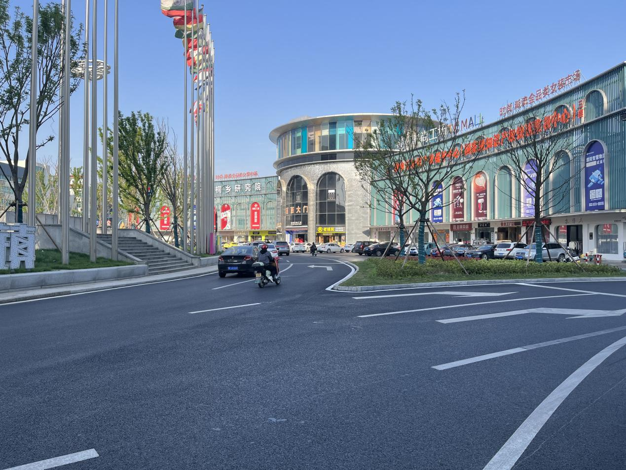 桐乡濮院镇大力实施大道路"白改黑",助推城市品质提升