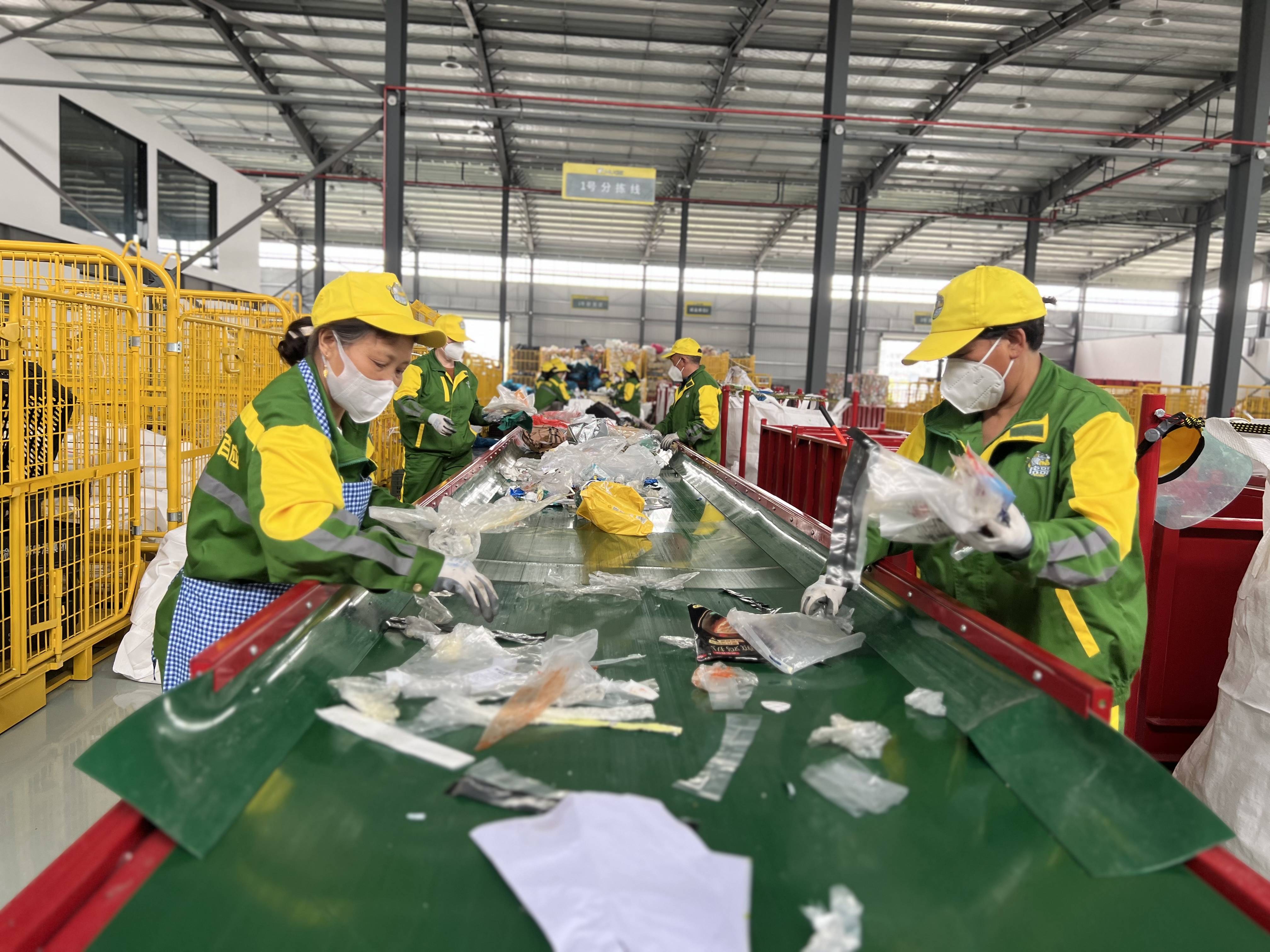 4万户居民提供垃圾分类上门收集服务,龙港市再生资源分拣中心占地面积