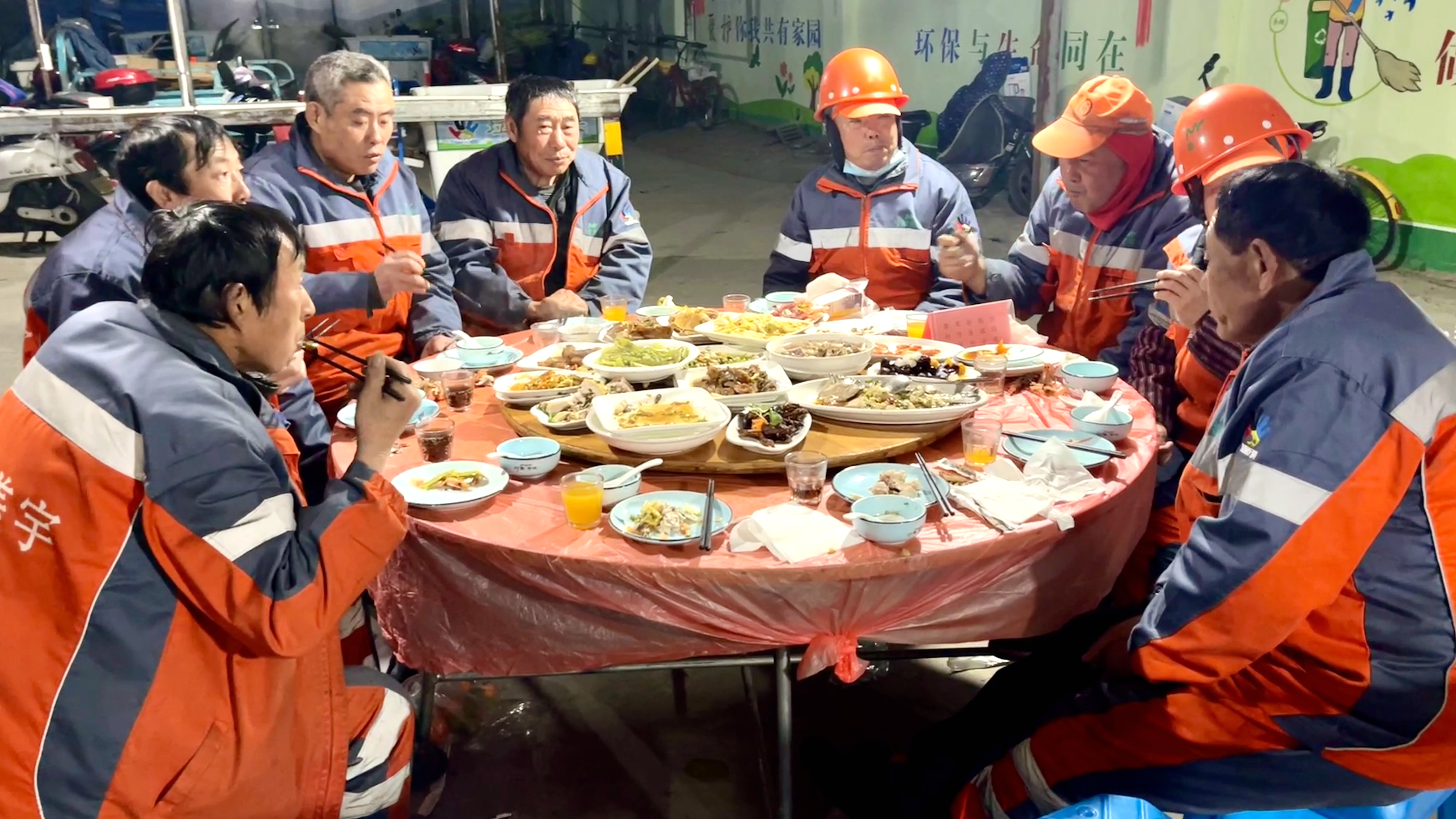 暖滋滋的江北这群人已经吃上了年夜饭